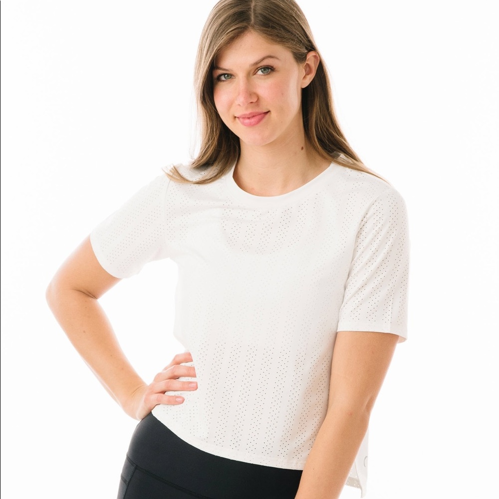 Zyia White Vertical Crop Chill T NWOT